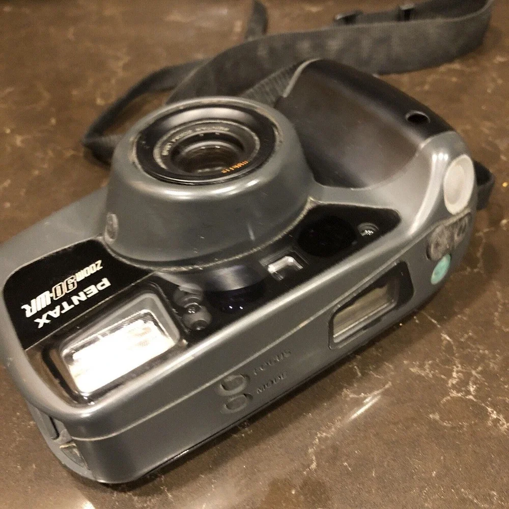 Pentax Zoom 90-WR‎ Camera Film Camera 35mm Point & Shoot Untested